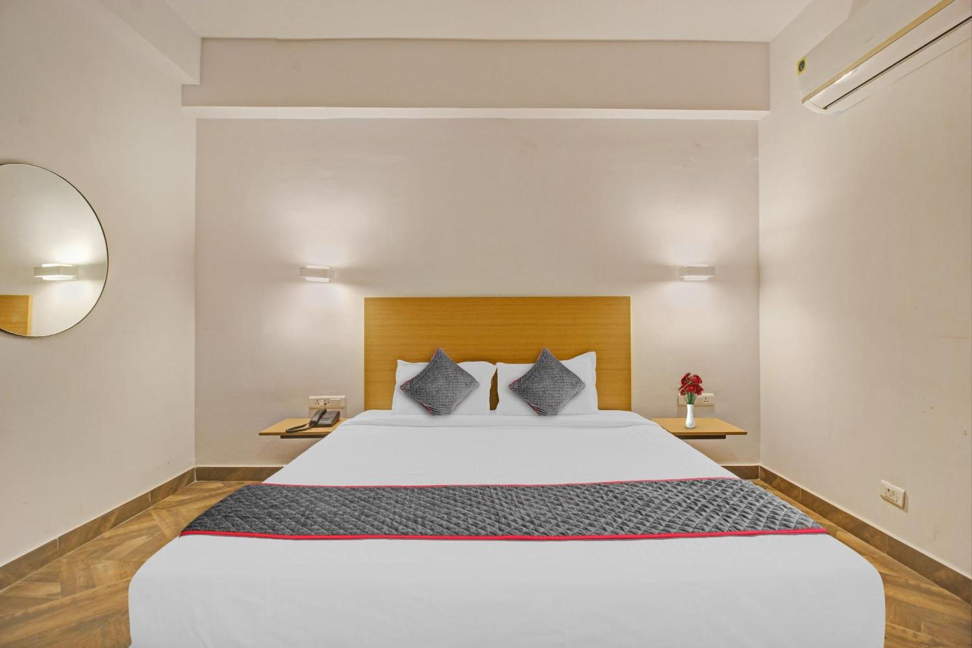 Townhouse 1188 Xanthe Hotels Hyderabad Exterior photo